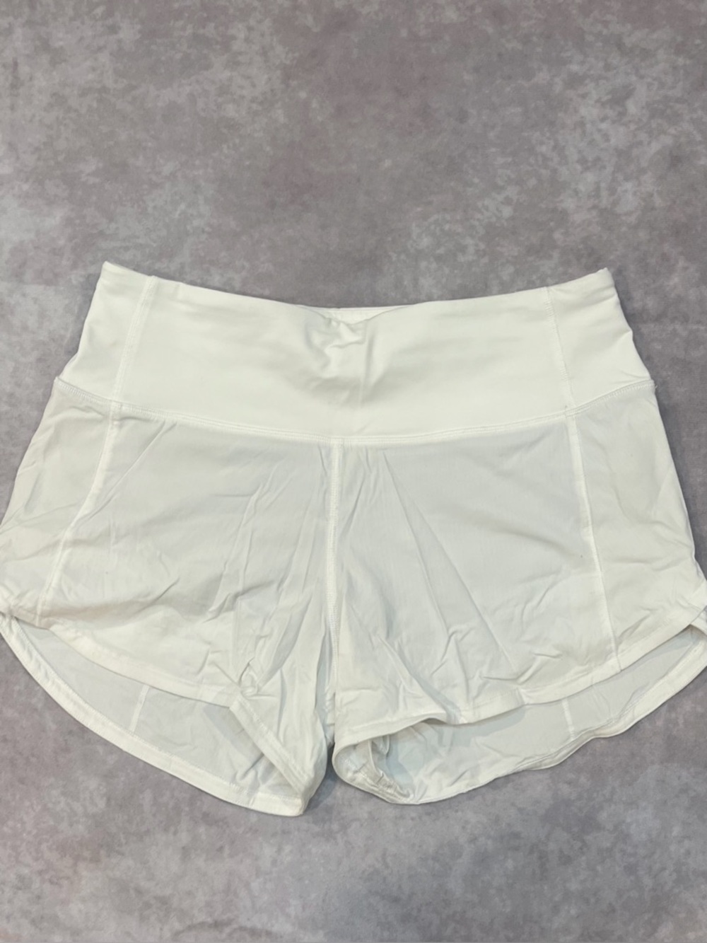 lululemon athletica Size :2 Tall White High-Rise Performance Shorts